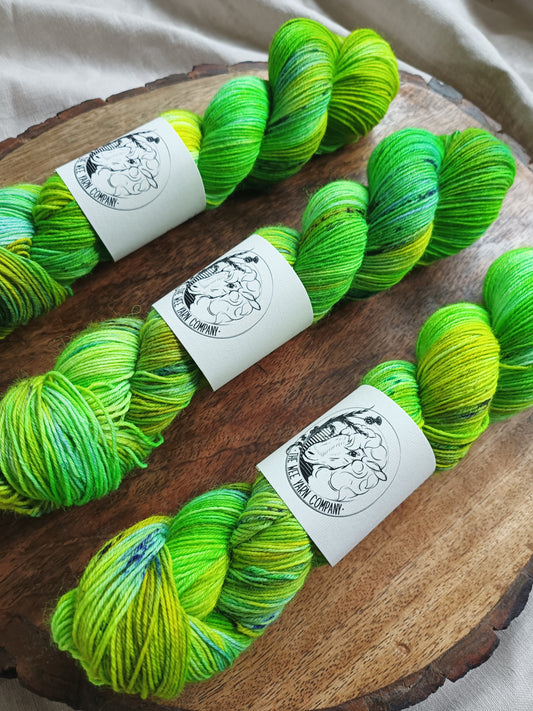 Supernaturally Dyed - Bonnie BFL Sock