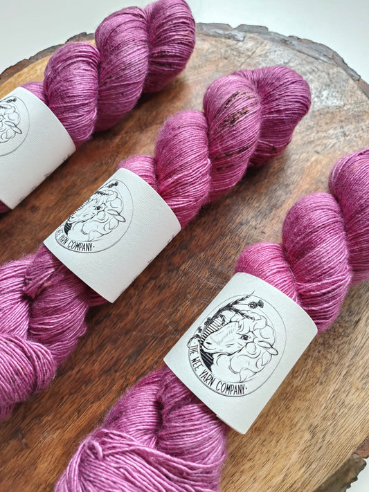 The Dame - Silky Shoogle Singles