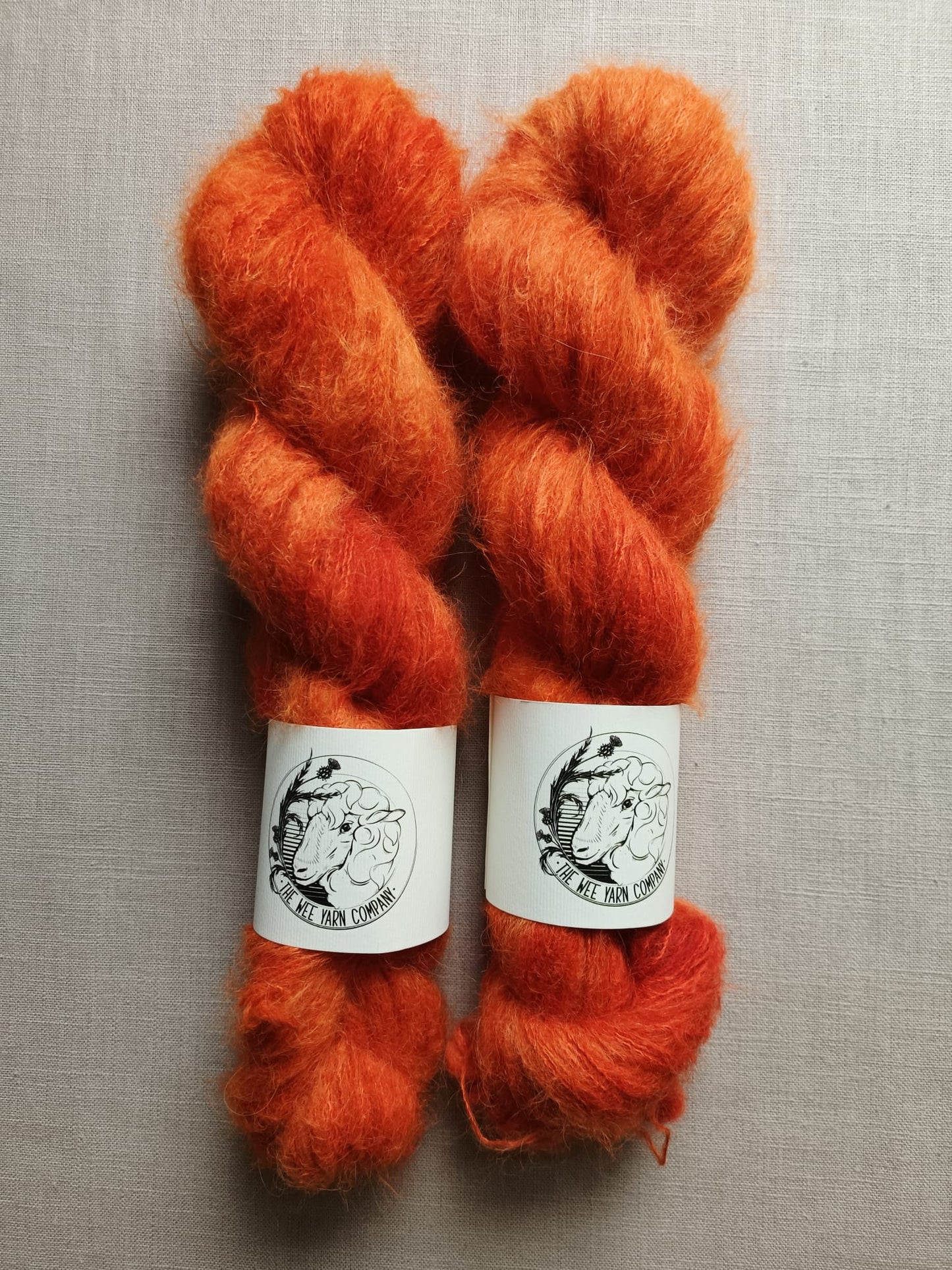 Red Alert - Oosey Suri Silkpaca