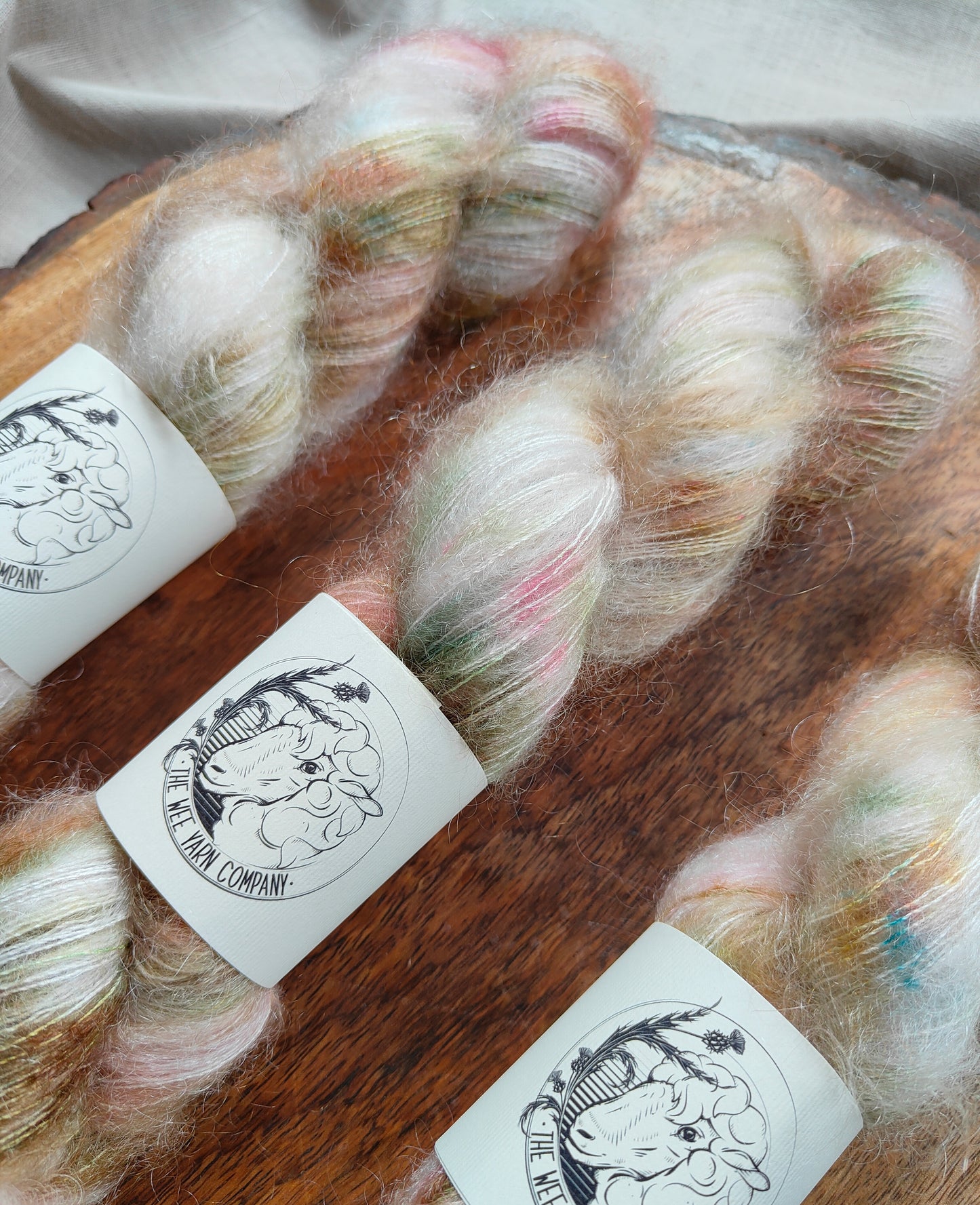 Albite - Coorie In Silk Mohair