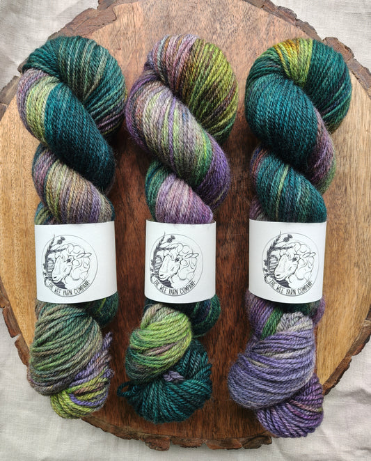 Aon-adharcach - Dorcha Worsted
